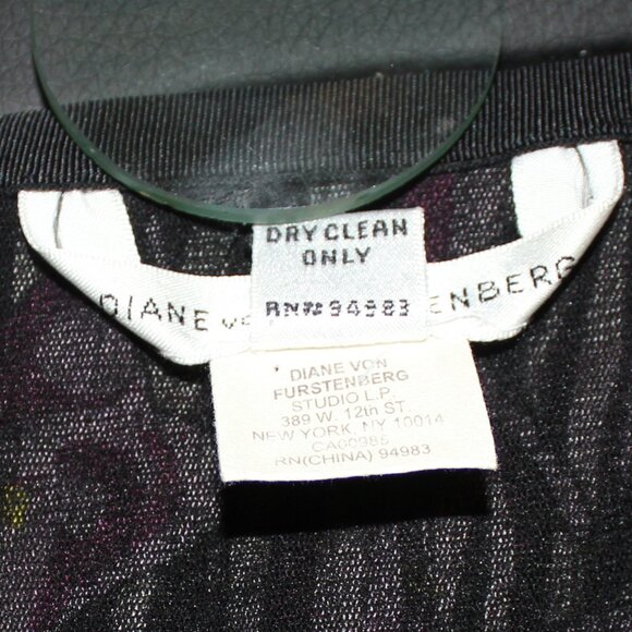 Diane von Furstenberg Silk Flouncy Floral Purples, Blacks White Skirt size 10 - Picture 5 of 6